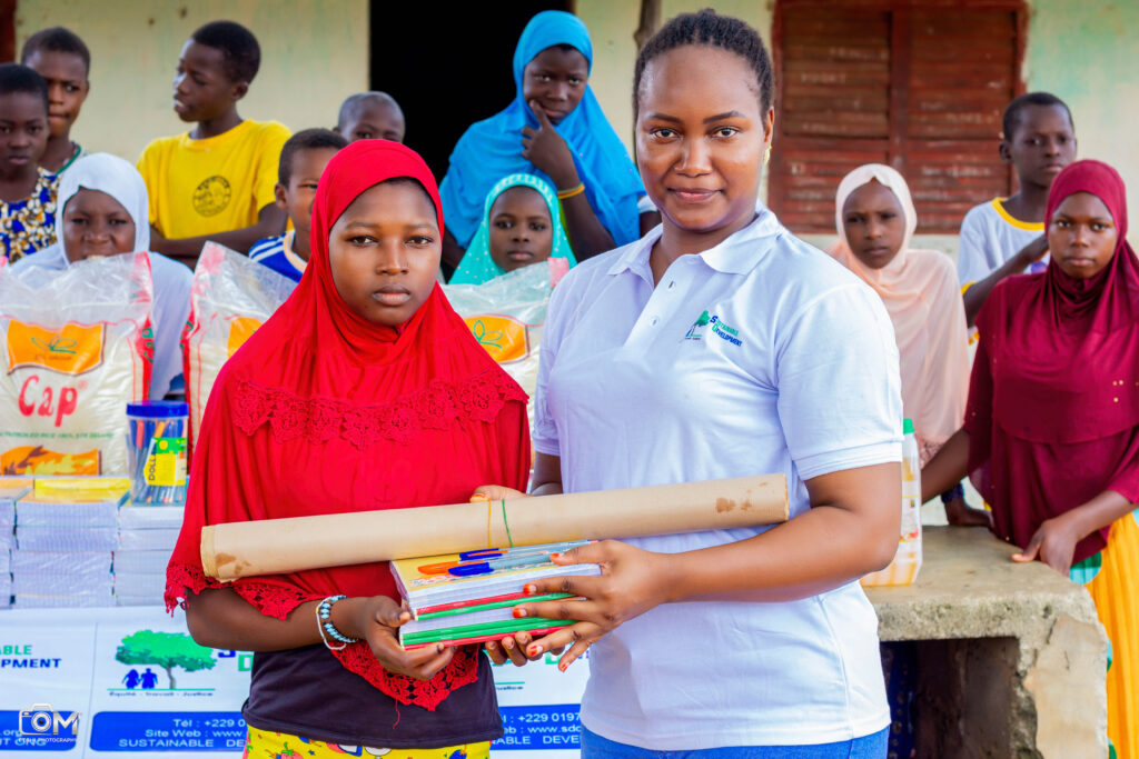 Sixième édition de la campagne de distribution de fournitures scolaires à Biro